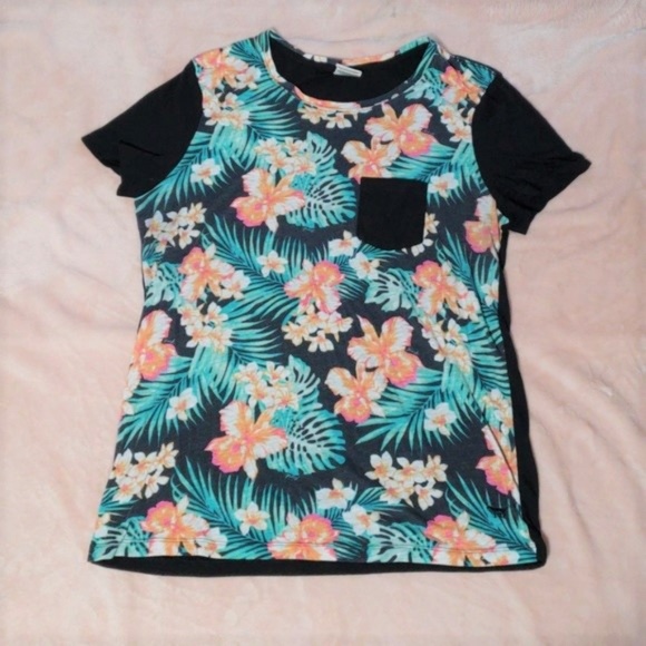 PINK Victoria's Secret Tops - SALE PINK Victoria's Secret Color Block Flower Tee